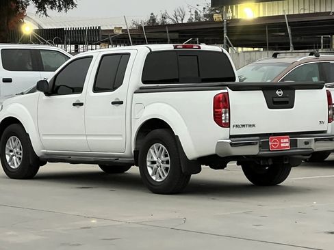 Used 2019 Nissan Frontier SV image 7