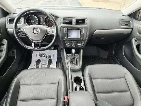Used 2017 Volkswagen Jetta SE FWD image 11