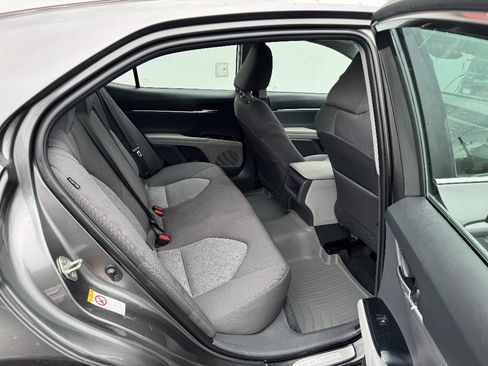 Used 2018 Toyota Camry LE w/ Protection Package (Q2) FWD image 11