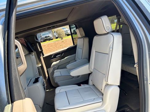 New 2026 GMC Yukon XL Denali w/ Denali Reserve Package image 42