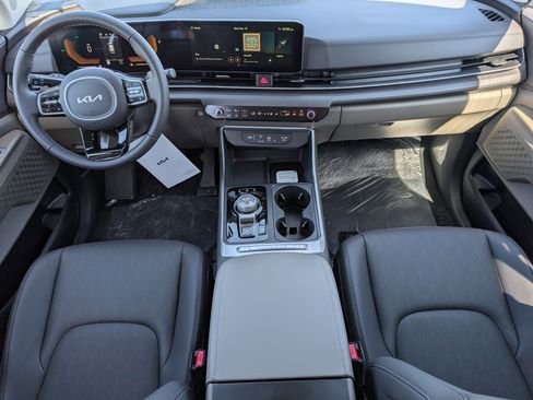 New 2026 Kia Carnival EX image 5