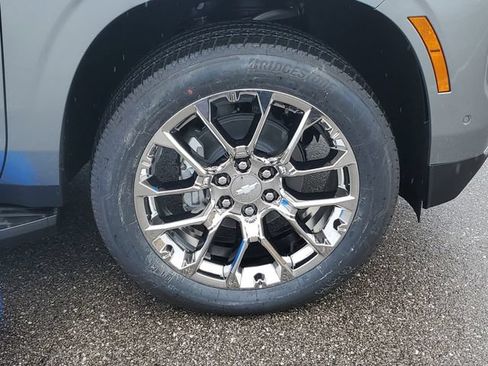 New 2026 Chevrolet Suburban Premier w/ Sun And Tow Package AWD/4WD image 6