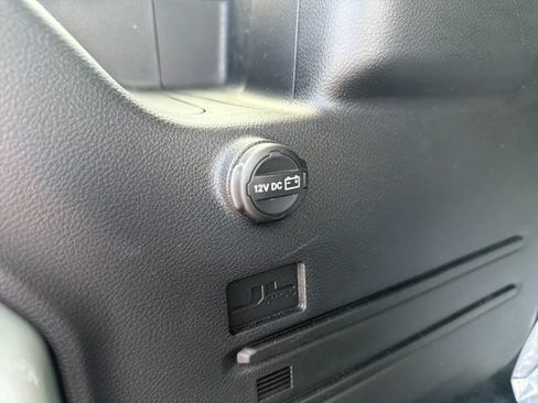 Used 2024 Jeep Wrangler Unlimited Sport AWD/4WD image 37