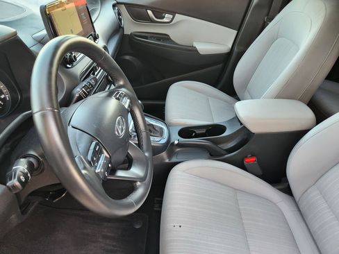 Used 2023 Hyundai Kona SEL w/ Convenience Package FWD image 12