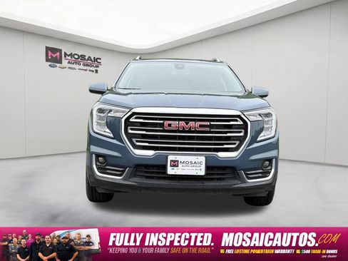 Used 2024 GMC Terrain SLT AWD/4WD image 2