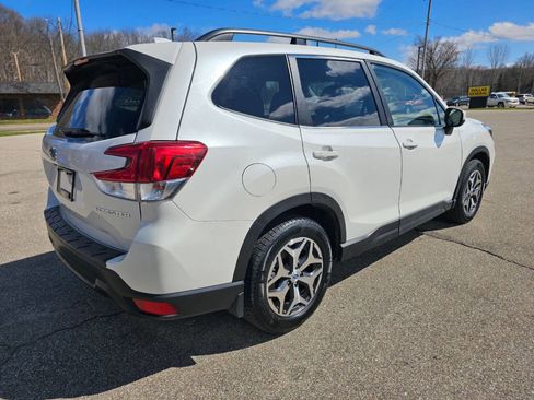 Used 2020 Subaru Forester Premium image 5