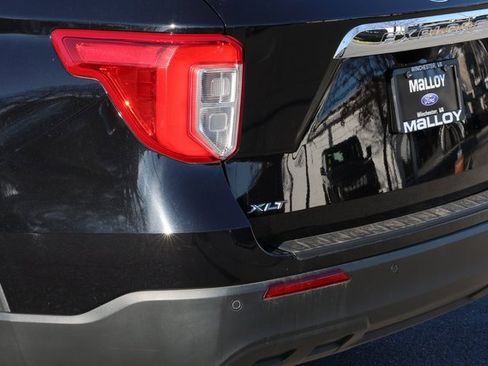 Certified 2022 Ford Explorer XLT image 7