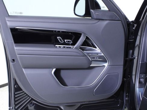 New 2026 Land Rover Range Rover SE image 15