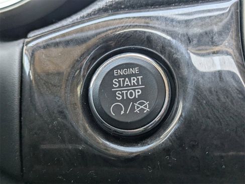 Used 2013 Jeep Grand Cherokee Laredo image 41