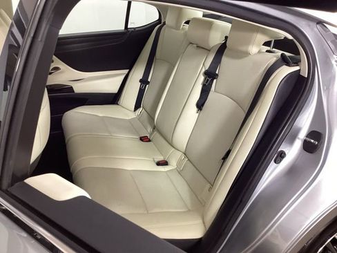 Used 2022 Lexus ES 300h w/ Premium Package FWD image 33