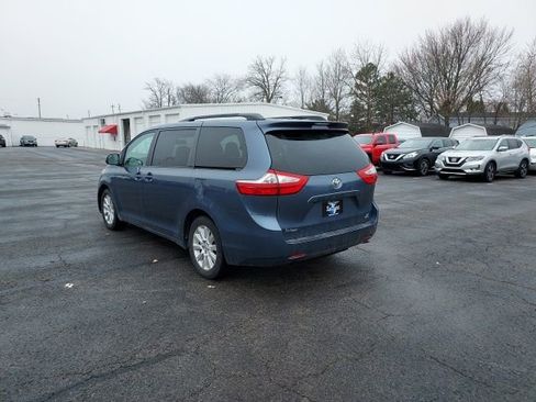 Used 2015 Toyota Sienna LE image 6