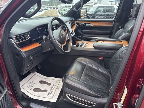 Used 2024 Jeep Grand Wagoneer L Series III AWD/4WD image 22