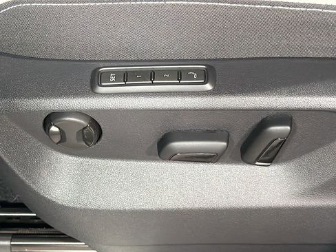 Used 2025 Volkswagen Atlas Cross Sport SEL Premium R-Line image 25