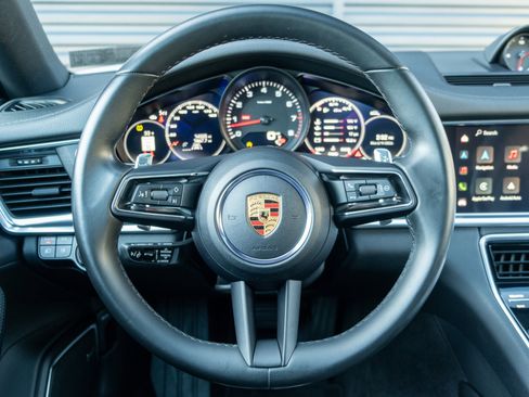 Certified 2023 Porsche Panamera 4 Platinum Edition image 6
