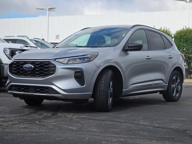Used 2023 Ford Escape ST-Line w/ Tech Pack #1 FWD image 12