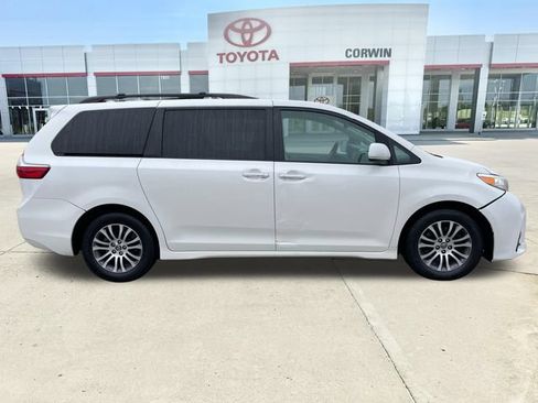 Used 2019 Toyota Sienna XLE FWD image 6