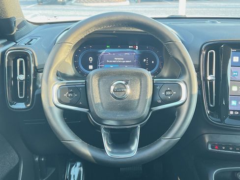 Used 2023 Volvo XC40 B5 Plus w/ Protection Package Premier image 16