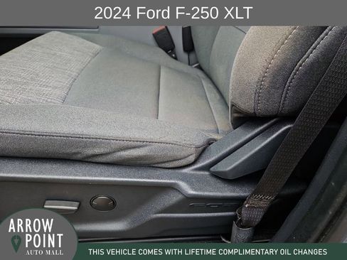 Used 2024 Ford F250 XLT AWD/4WD image 23