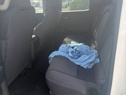 Used 2025 Nissan Frontier SV w/ SV Convenience Package image 7