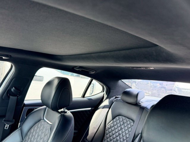 Used 2020 Genesis G70 3.3T w/ Sport Package RWD image 4