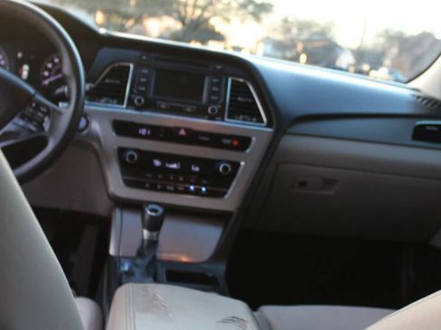 Used 2016 Hyundai Sonata SE image 15