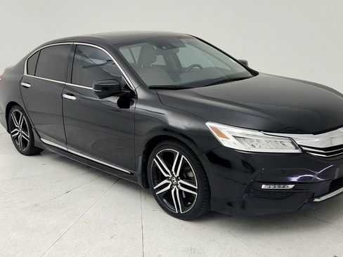 Used 2016 Honda Accord Touring image 1