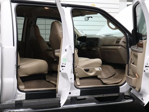 Used 2001 Ford F350 Lariat image 51