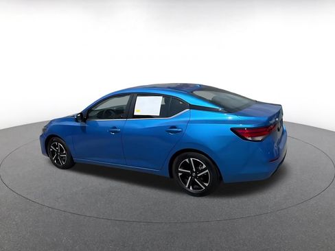 Used 2025 Nissan Sentra SV FWD image 11