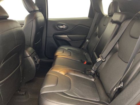 Used 2019 Jeep Cherokee Limited AWD/4WD image 18