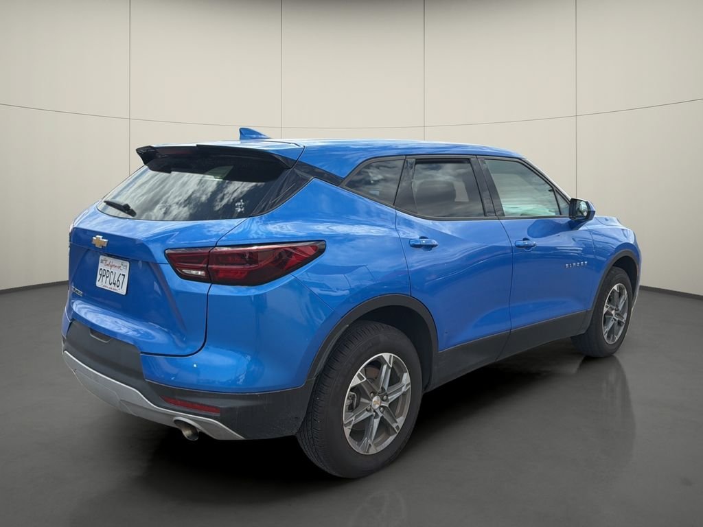 Used 2025 Chevrolet Blazer LT FWD image 7