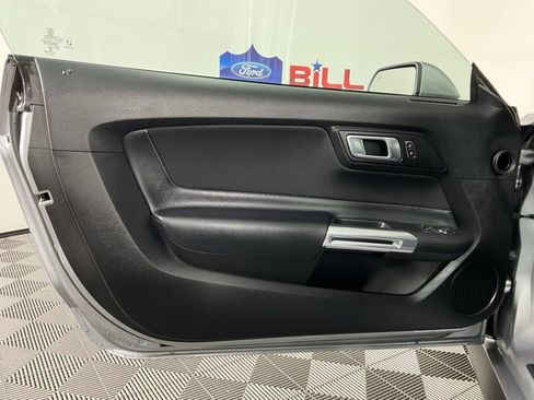Used 2021 Ford Mustang GT RWD image 12
