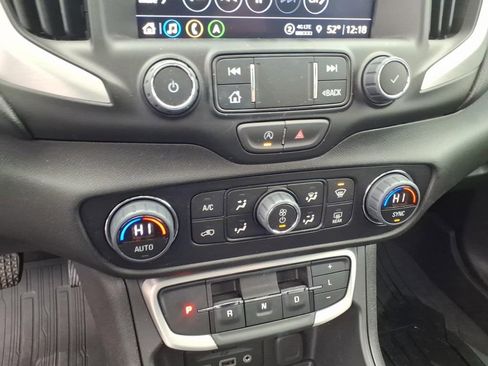 Used 2024 GMC Terrain SLT w/ Infotainment Package II AWD/4WD image 27