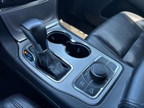 Used 2020 Jeep Grand Cherokee Limited AWD/4WD image 26