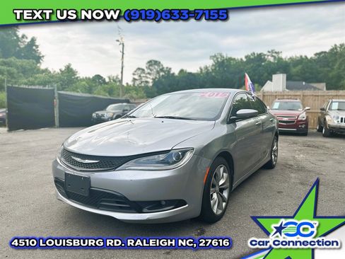 Used 2015 Chrysler 200 S image 3