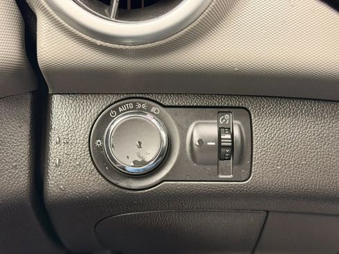 Used 2018 Chevrolet Sonic LT FWD image 31