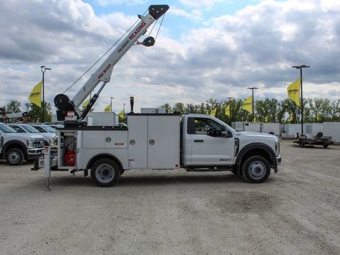 New 2025 Ford F550 4x4 Regular Cab Super Duty image 2