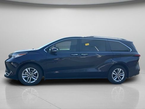 Certified 2023 Toyota Sienna Limited AWD/4WD image 14