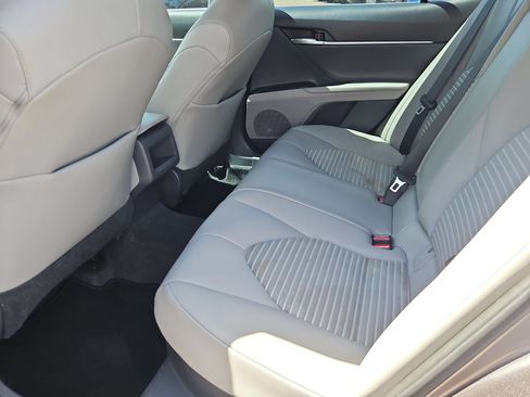 Used 2020 Toyota Camry SE FWD image 22