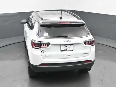 Used 2025 Jeep Compass Limited AWD/4WD image 33