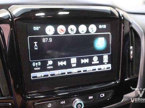 Used 2019 Chevrolet Traverse RS image 28