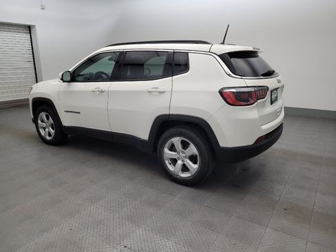 Used 2018 Jeep Compass Latitude FWD image 3