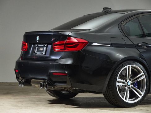Used 2018 BMW M3 RWD image 19