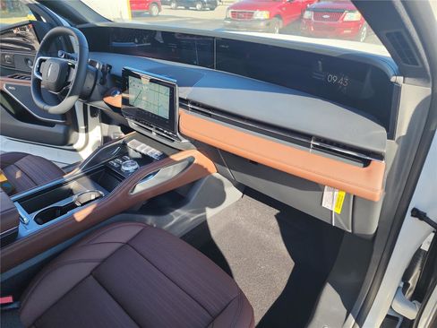 New 2026 Lincoln Nautilus Reserve image 25