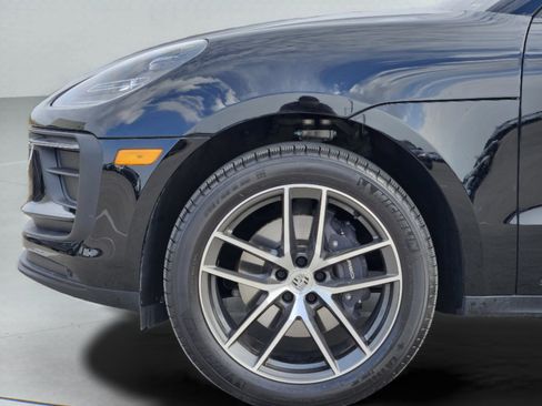 Certified 2026 Porsche Macan image 13
