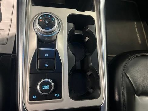 Used 2022 Ford Explorer XLT w/ Equipment Group 202A AWD/4WD image 26