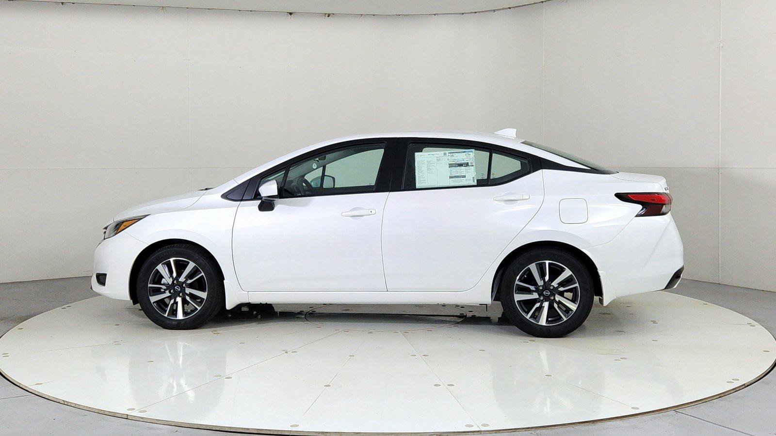 Used 2025 Nissan Versa SV w/ Trunk Package FWD image 4