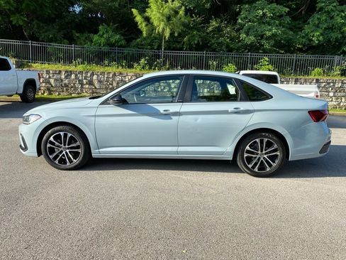 Used 2025 Volkswagen Jetta Sport FWD image 4
