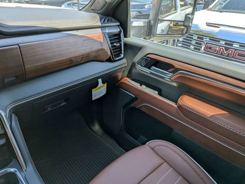 New 2026 GMC Sierra 2500 Denali Ultimate AWD/4WD image 15