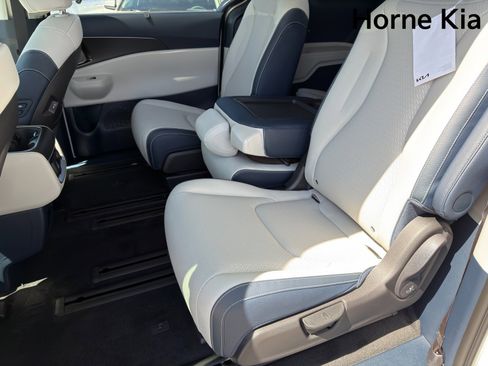 New 2026 Kia Carnival SX Prestige FWD image 21