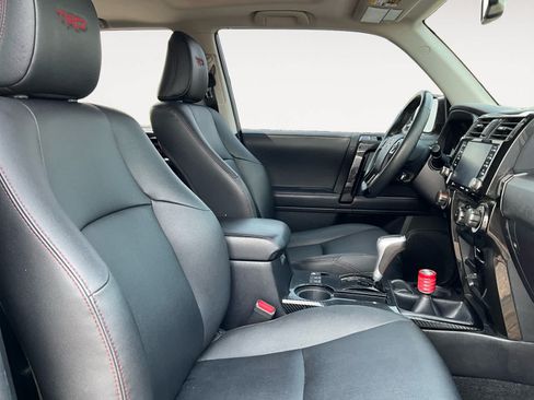Used 2022 Toyota 4Runner TRD Off-Road Premium w/ Moonroof Package AWD/4WD image 11